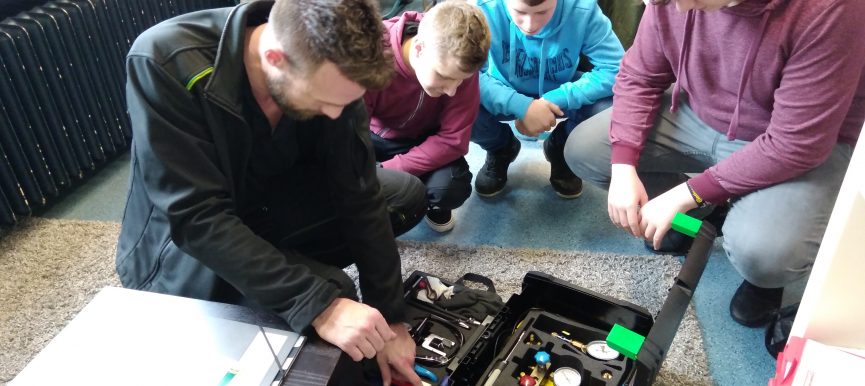 Sekundarschule Lage hat Ausbildungsbotschafter zu Besuch